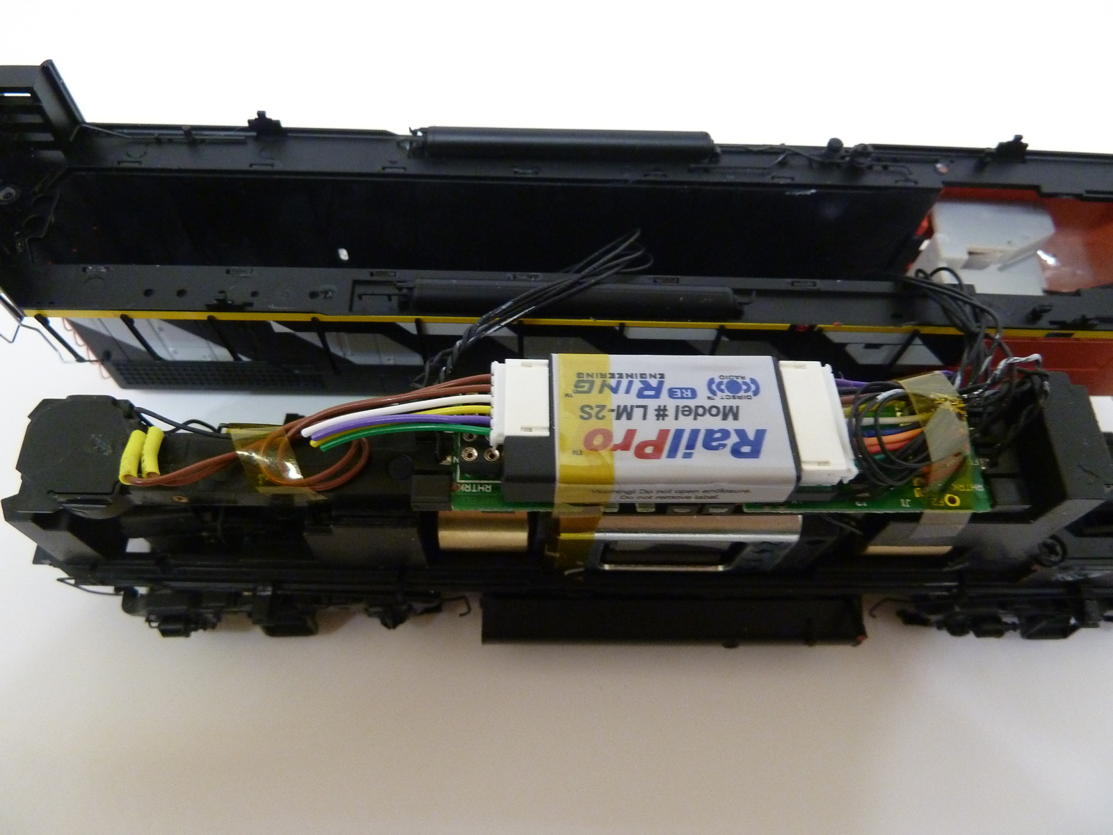 2015-11-08 RailPro install - Athearn GP38-2W (2).JPG