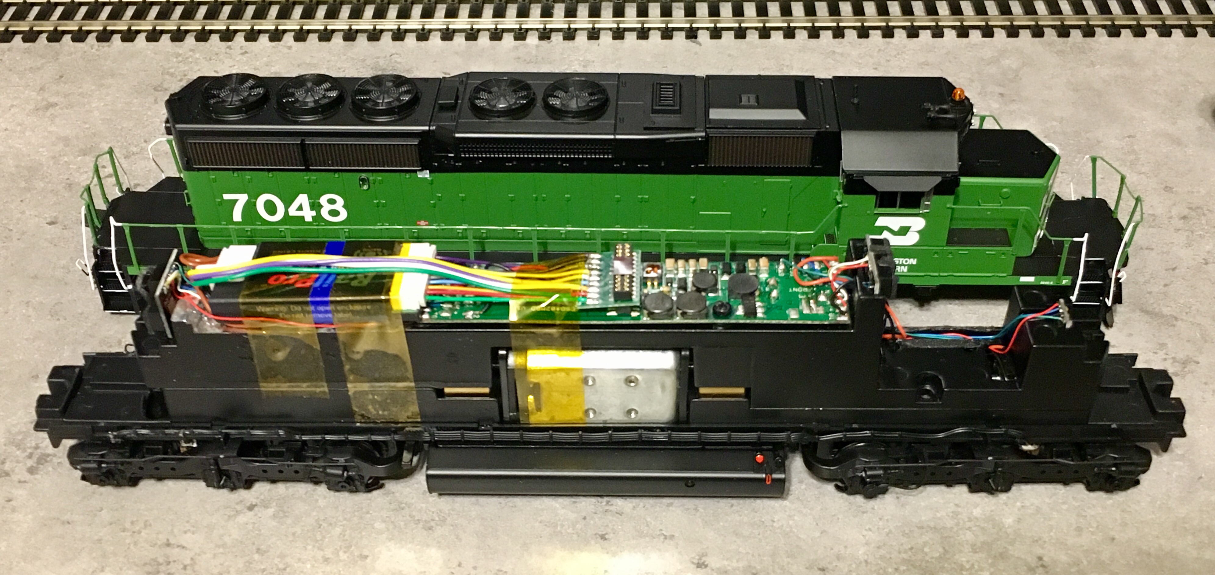 Scale Trains SD40-2 RailPro 1.jpg